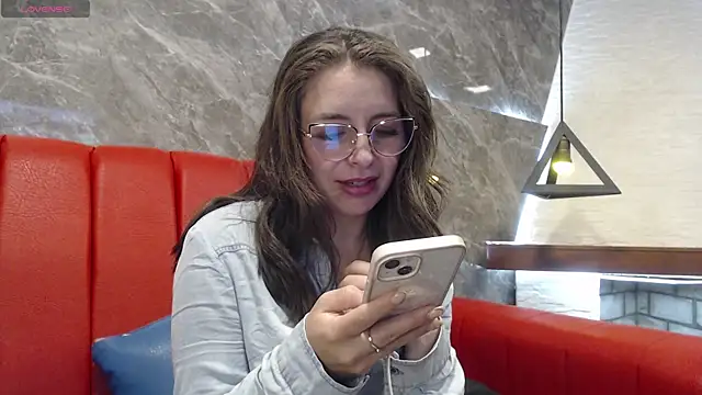  isaabellaa online show from March 4, 2025, 5:45 pm