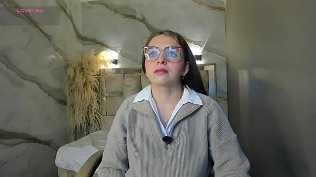  isaabellaa online show from July 4, 2026, 2:56 pm