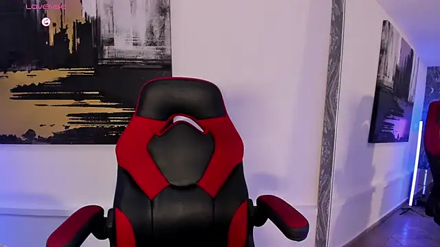 AriRobert  online show from October 28, 2025, 4:27 am