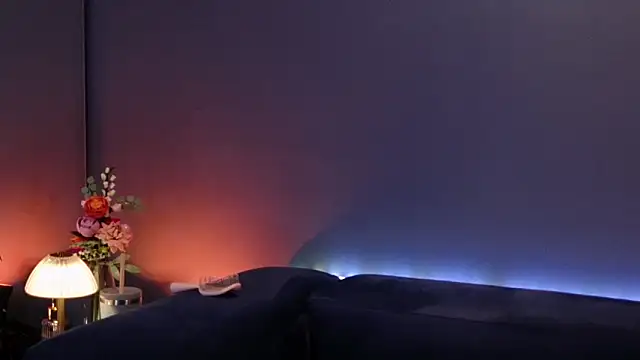Olivia Collins1 online show from June 4, 2026, 1:55 am