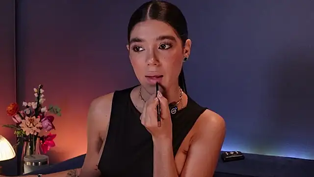 Olivia Collins1 online show from June 5, 2026, 10:59 pm