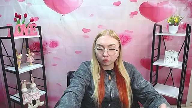 BeatriceFly online show from April 25, 2026, 11:46 am