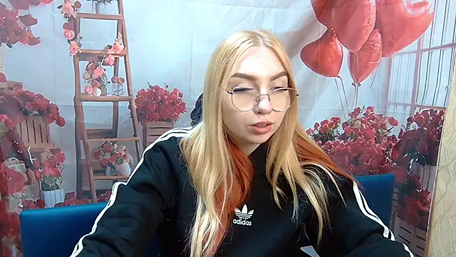 Snapshot of BeatriceFly chatting on May 2, 2026, 1:49 pm BeatriceFly online show from May 2, 2026, 1:49 pm