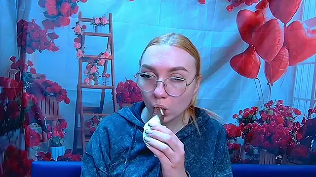 Snapshot of BeatriceFly chatting on May 6, 2026, 12:43 pm BeatriceFly online show from May 6, 2026, 12:43 pm