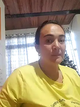 Snapshot of skayhot_ chatting on December 4, 2024, 9:57 pm skayhot online show from December 4, 2024, 9:57 pm