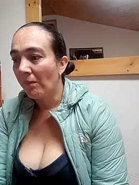 skayhot  online show from October 28, 2025, 12:52 pm