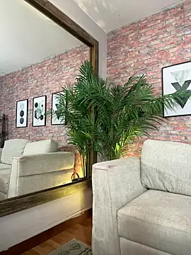 DahianaWalcott online show from March 7, 2025, 2:56 pm