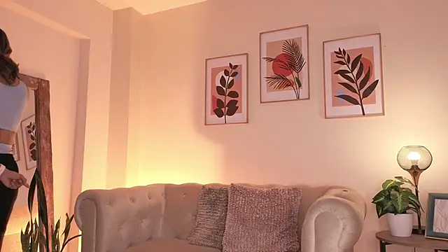 DahianaWalcott online show from February 23, 2026, 2:58 pm