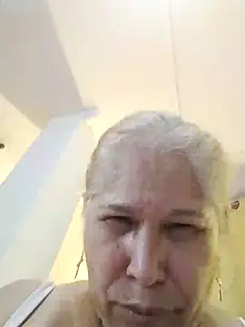 girl amada online show from October 30, 2025, 5:24 pm