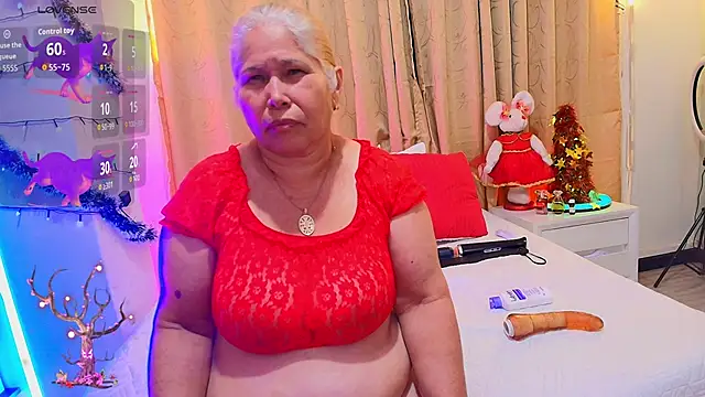 girl amada online show from November 27, 2025, 6:26 am