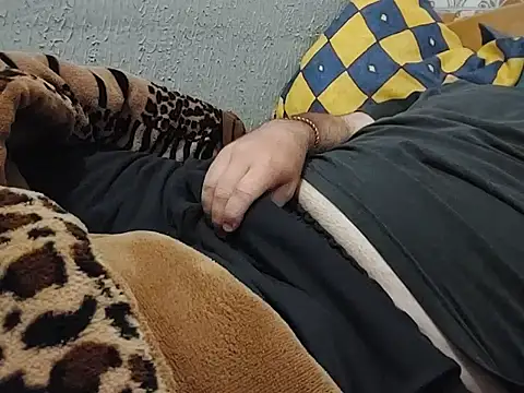 mfreitas005 online show from October 30, 2025, 11:49 pm