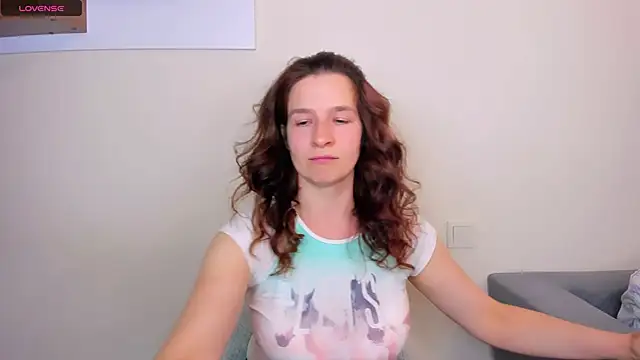 Clear Angel online show from September 26, 2025, 4:33 pm