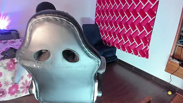 emiily15   online show from April 15, 2026, 3:02 am