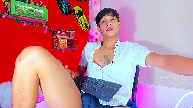 LilOwen  online show from September 28, 2025, 7:08 pm