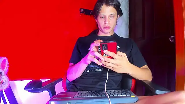 LilOwen  online show from April 2, 2026, 5:43 pm