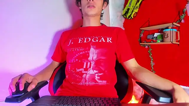 LilOwen  online show from April 16, 2026, 5:58 pm