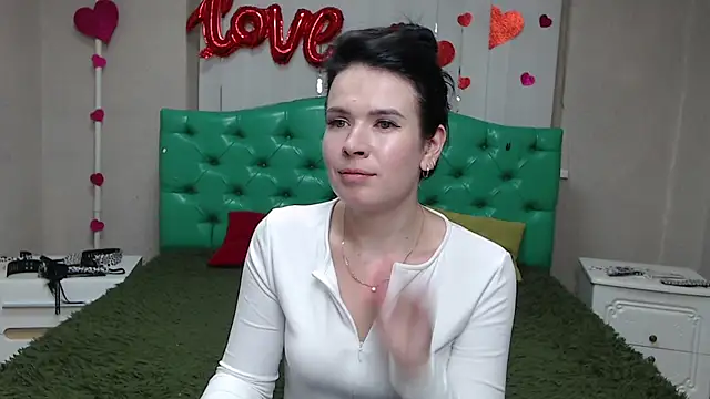 Snapshot of JasmineKouch chatting on July 9, 2026, 5:50 pm JasmineKouch online show from July 9, 2026, 5:50 pm