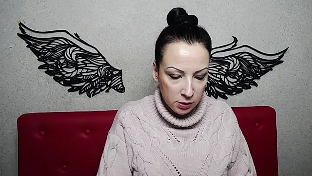 ElizabethSho online show from February 10, 2025, 9:15 pm