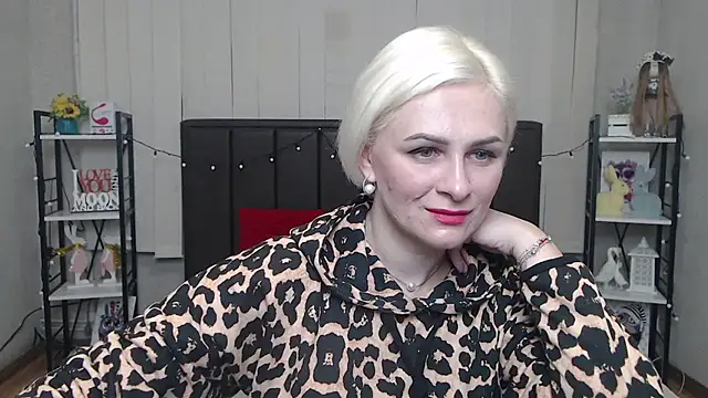 OliviaHorst online show from September 26, 2025, 5:33 am