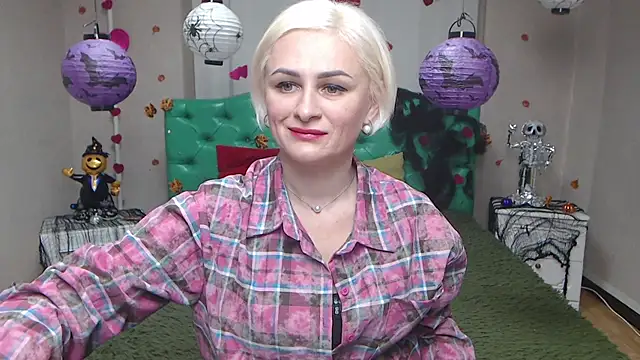 OliviaHorst online show from October 25, 2025, 5:08 pm