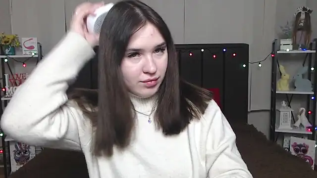 LauraHlot online show from February 1, 2025, 1:02 am