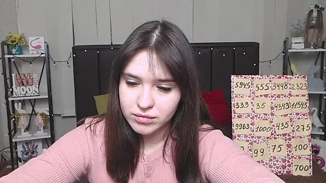 LauraHlot online show from February 5, 2025, 9:40 pm