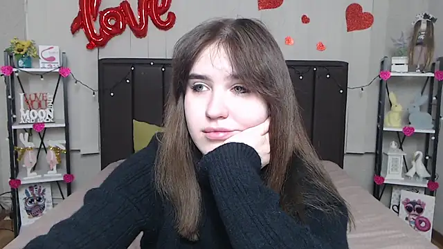 LauraHlot online show from February 24, 2025, 3:33 am