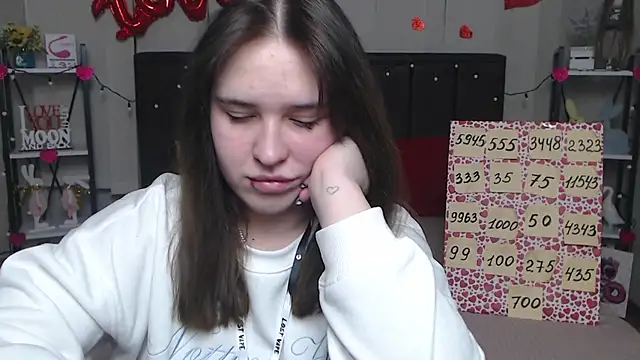 LauraHlot online show from March 6, 2025, 6:59 pm