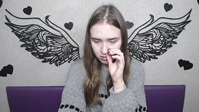 LauraHlot online show from October 5, 2025, 5:39 am