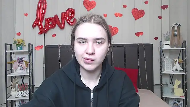 LauraHlot online show from February 12, 2026, 8:59 pm