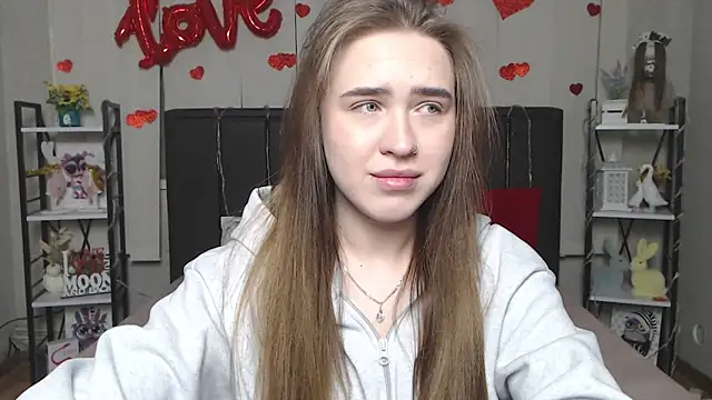 LauraHlot online show from February 17, 2026, 6:21 am