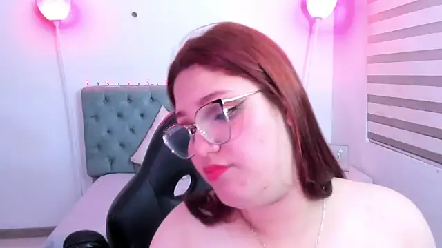 Snapshot of Camiila_Osorio chatting on January 21, 2025, 7:04 am Camiila Osorio online show from January 21, 2025, 7:04 am