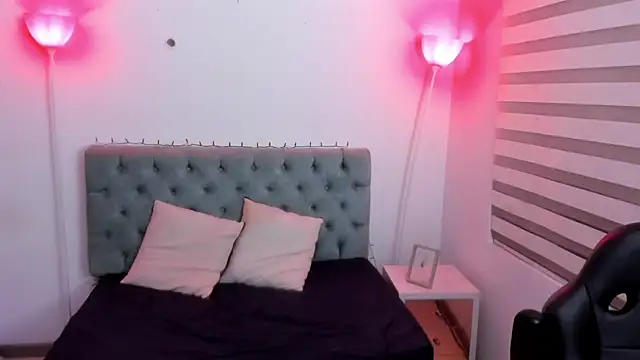 Snapshot of Camiila_Osorio chatting on January 31, 2025, 7:07 am Camiila Osorio online show from January 31, 2025, 7:07 am