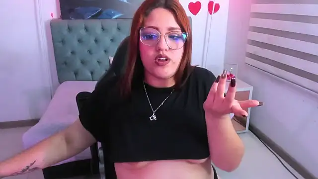 Snapshot of Camiila_Osorio chatting on February 25, 2025, 6:47 am Camiila Osorio online show from February 25, 2025, 6:47 am