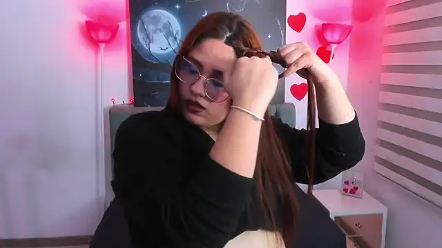 Snapshot of Camiila_Osorio chatting on February 26, 2025, 3:42 am Camiila Osorio online show from February 26, 2025, 3:42 am