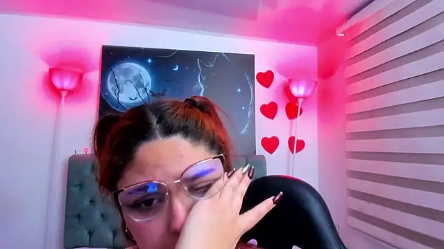 Snapshot of Camiila_Osorio chatting on March 14, 2025, 3:37 am Camiila Osorio online show from March 14, 2025, 3:37 am