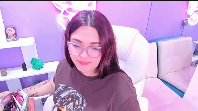 Snapshot of Camiila_Osorio chatting on September 18, 2025, 7:38 pm Camiila Osorio online show from September 18, 2025, 7:38 pm