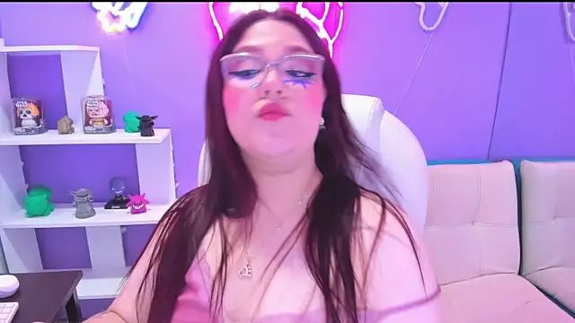 Snapshot of Camiila_Osorio chatting on September 24, 2025, 7:39 pm Camiila Osorio online show from September 24, 2025, 7:39 pm