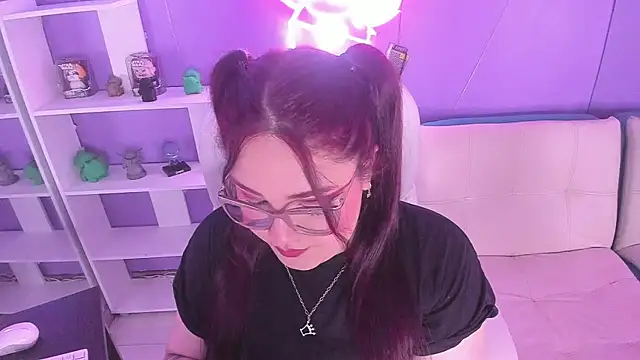 Snapshot of Camiila_Osorio chatting on September 26, 2025, 7:51 pm Camiila Osorio online show from September 26, 2025, 7:51 pm