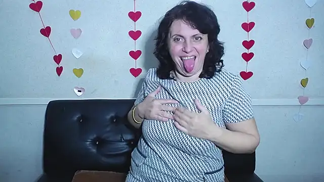 LuciaMii online show from February 1, 2025, 9:40 pm