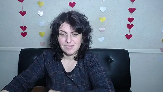 LuciaMii online show from February 5, 2025, 9:04 am