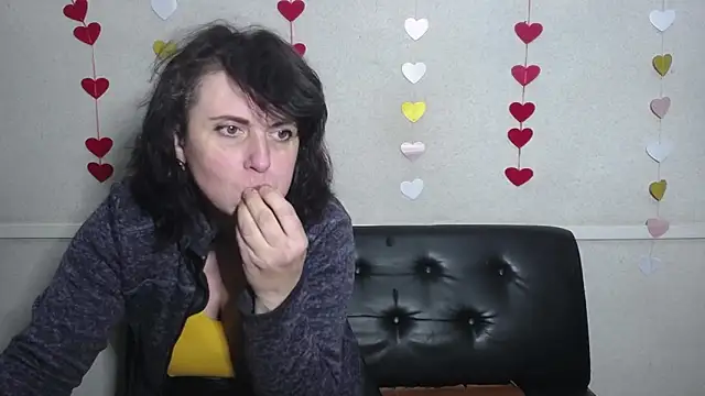 LuciaMii online show from February 9, 2025, 9:16 am