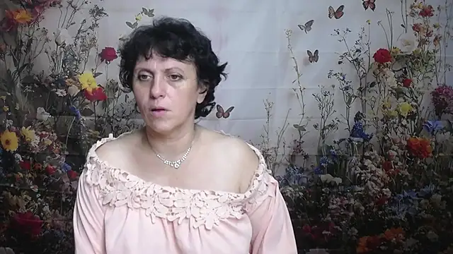 LuciaMii online show from September 19, 2025, 5:13 pm