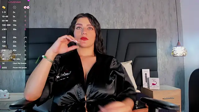 Snapshot of SARA_STONE17 chatting on February 5, 2025, 2:48 pm SARA STONE17 online show from February 5, 2025, 2:48 pm