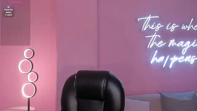 ValeriaVelvet online show from June 3, 2026, 2:33 pm