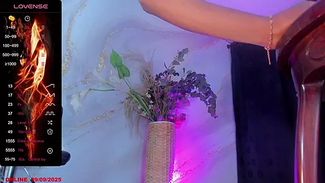 Karla-Ebony online show from September 9, 2025, 2:16 pm