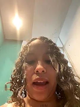 Snapshot of MarieLeon chatting on October 5, 2025, 9:13 pm MarieLeon online show from October 5, 2025, 9:13 pm