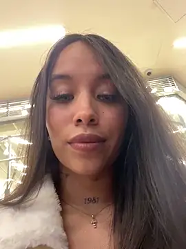 Snapshot of MarieLeon chatting on December 22, 2025, 9:12 pm MarieLeon online show from December 22, 2025, 9:12 pm