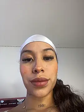 Snapshot of MarieLeon chatting on May 22, 2026, 7:30 pm MarieLeon online show from May 22, 2026, 7:30 pm