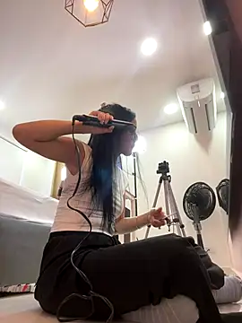 ariel jonees online show from December 2, 2025, 5:19 pm